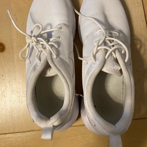 Nike Shoes - Nike white Running Shoes